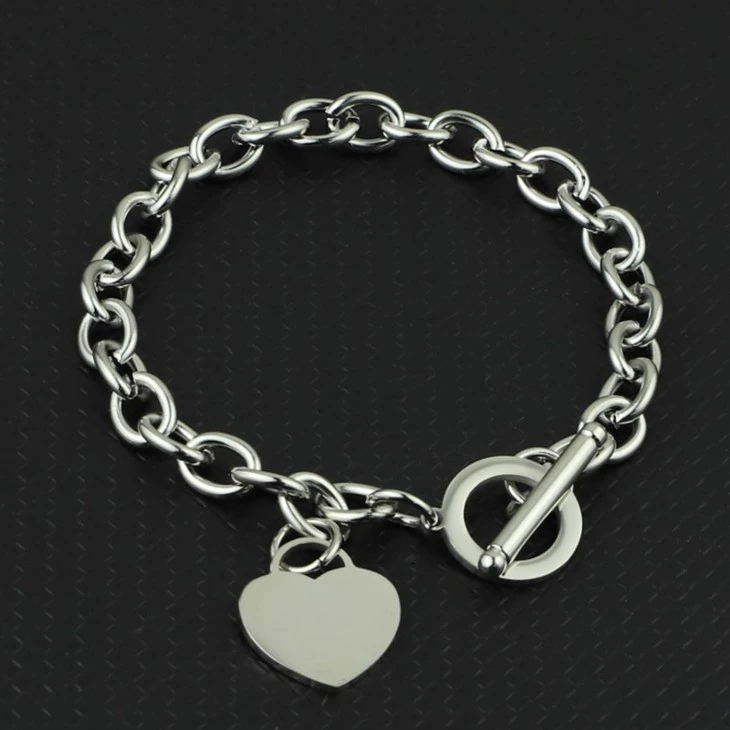 Sliver Heart Pendant Toggle Chain Bracelet detail pic