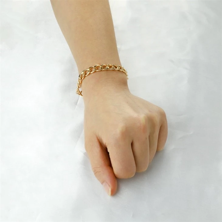 Polished Oval Link Chain With T-Bar Clasp Bracelet suppliers